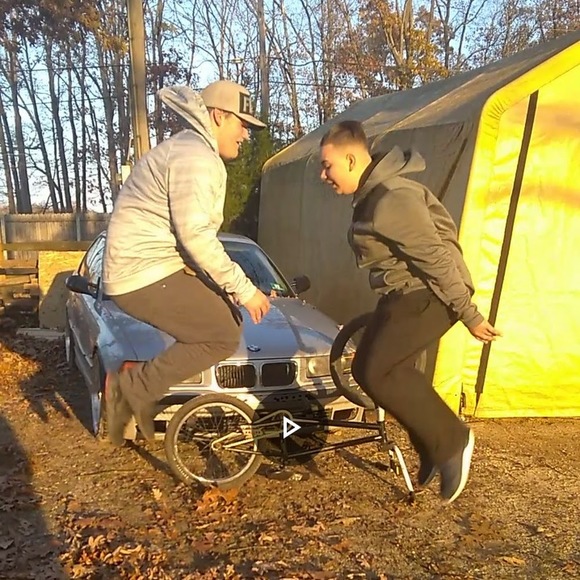 Meet your Posher, Da bikes - Picture 1 of 1